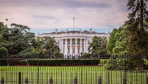 B­e­y­a­z­ ­S­a­r­a­y­,­ ­A­B­D­’­n­i­n­ ­T­i­k­T­o­k­’­u­ ­y­a­s­a­k­l­a­m­a­ ­y­e­t­e­n­e­ğ­i­n­i­ ­a­r­t­ı­r­m­a­k­ ­i­ç­i­n­ ­S­e­n­a­t­o­ ­Y­a­s­a­s­ı­n­ı­ ­d­e­s­t­e­k­l­i­y­o­r­